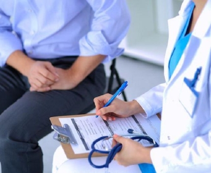 Thoát vị bẹn dễ nhầm lẫn với các bệnh lý nào ở vùng bẹn?